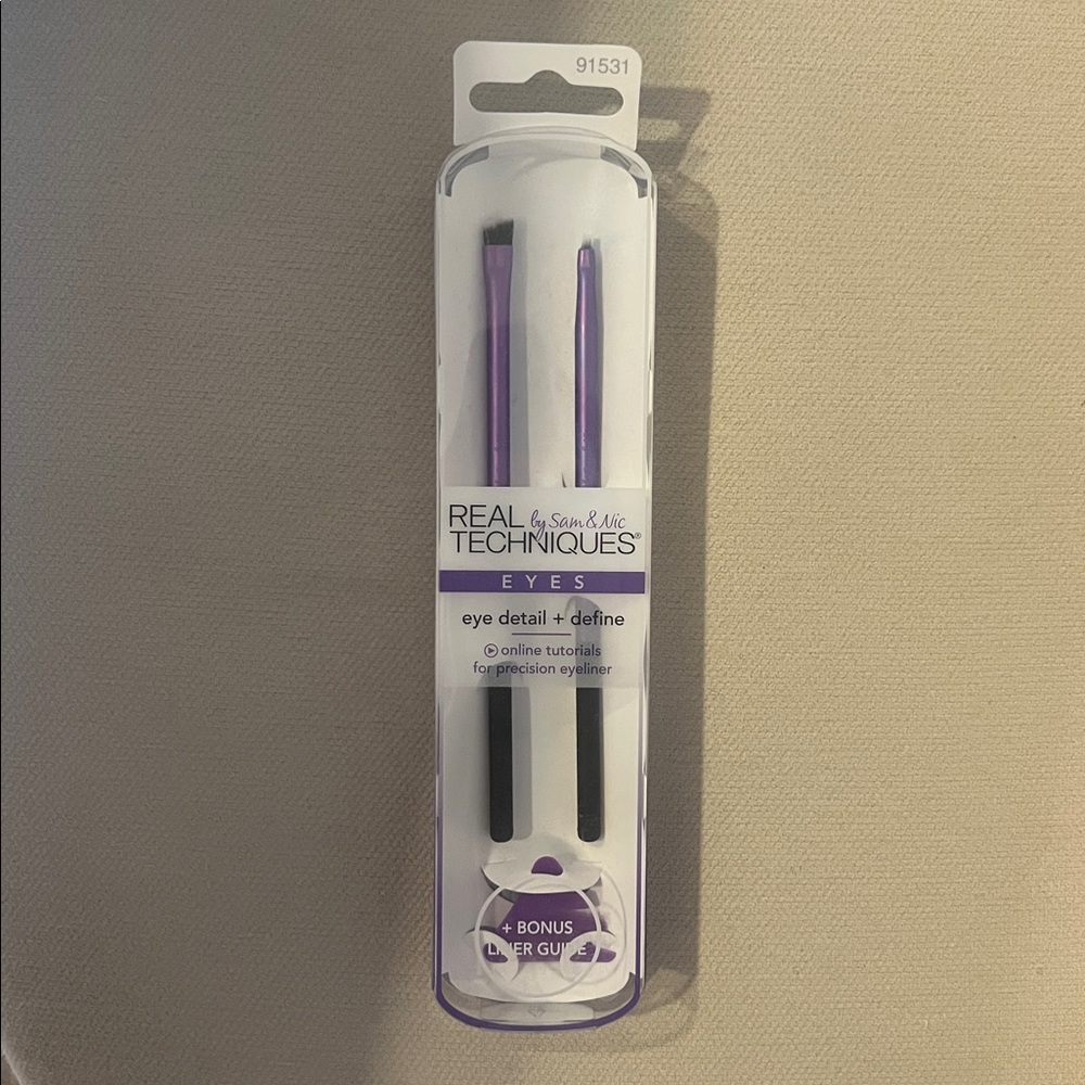 Real Techniques Eye Brush